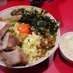 ラーメン豚2枚（1030円）＋味噌汁なし＋追い飯　山椒以外
