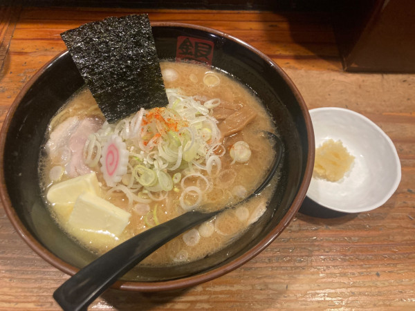 「純みそにんにくバターらーめん」@熟成らーめん 銀のくらの写真