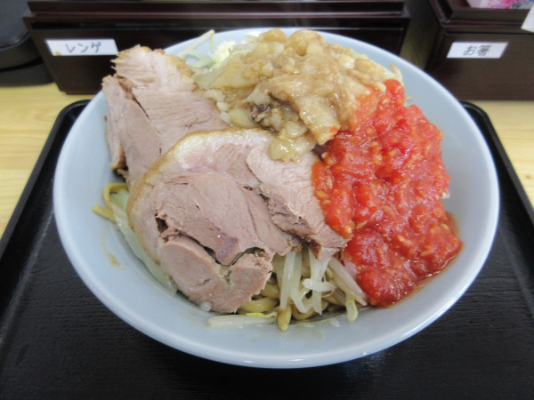 「限定　トマト汁なし（１２５０円）＋豚増し２５０円」@俺の生きる道 つくば店の写真