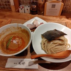 赤つけ麺辛さ普通¥1200