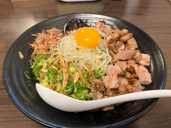 「まぜそば300g+チャーシュー」@花笑み中華そば かれんの写真