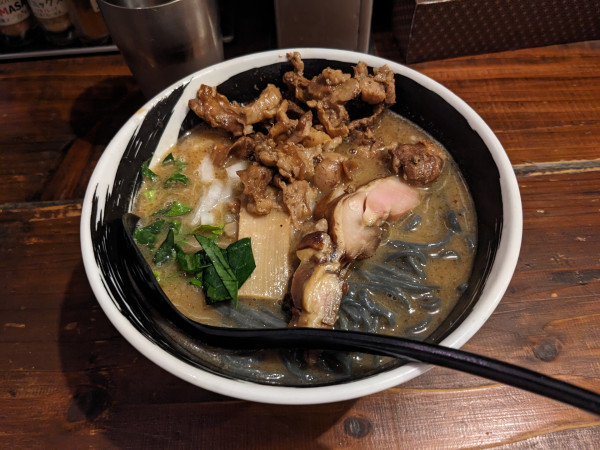 「コク醤そば（大盛り・肉増し）」@麺場 ハマトラの写真