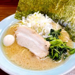 ラーメン　醤油（880円）