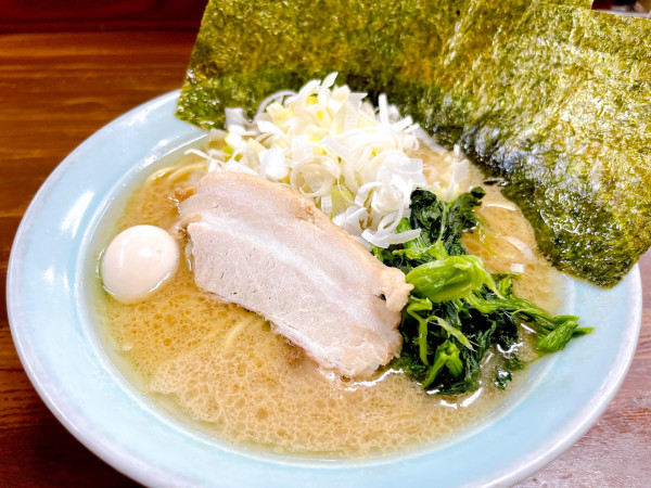 「ラーメン　醤油（880円）」@横浜家系ラーメン 藤家の写真