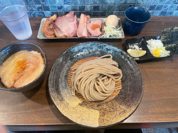 「汁並つけ麺小盛り+特製トッピング」@麺屋みつば＋クローバーの写真