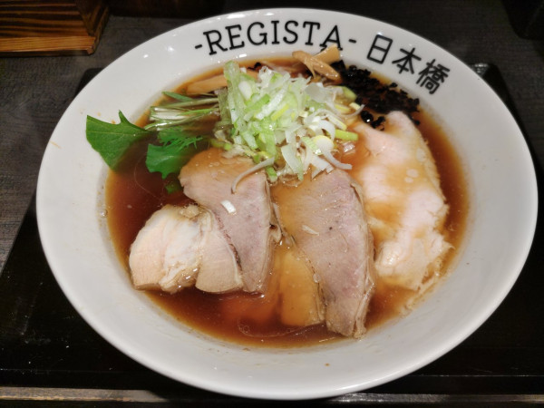 「醤油らぁめん」@SPORTS DINING REGISTA 日本橋支店の写真
