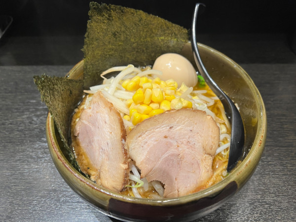 「特味噌こってりらーめん」@東京スタイルみそラーメン ど・みそ 東京ポートシティ竹芝店の写真