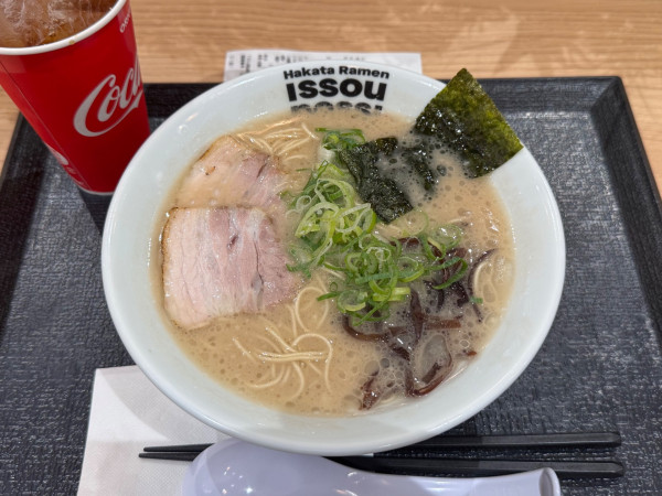 「博多豚骨ラーメン」@Hakata Ramen Issou nossiの写真