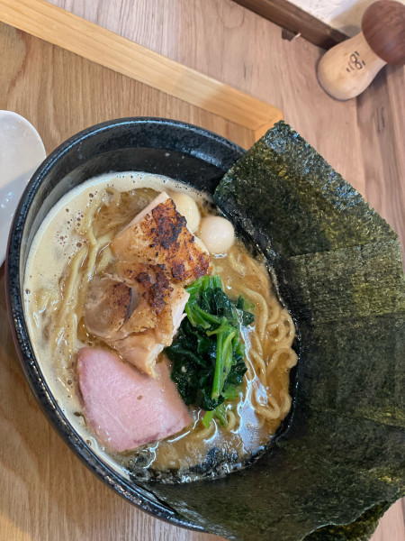 「鶏豚(トリトン)」@えびそば 緋彩の写真