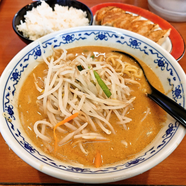 「ギョーザセット(みそラーメン)」@くるまやラーメン 北本店の写真