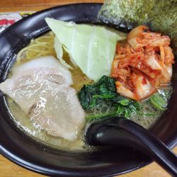 とんこつ醤油　※かため、あじこめ、おおめ　※㋗　＋キムチ