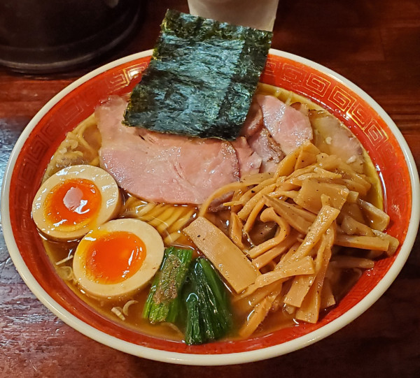 「特醤油平打ち麺」@麺処 懐やの写真