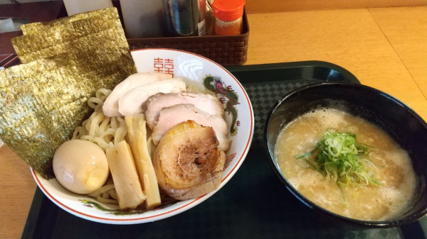 「濃厚つけ麺魚介醤油+特製」@ゑぞ食堂の写真