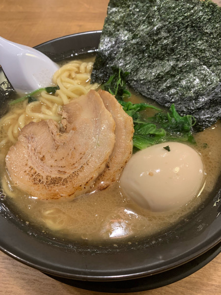 「醤油とんこつSPラーメン」@横浜家系ラーメン 武骨家 錦店の写真