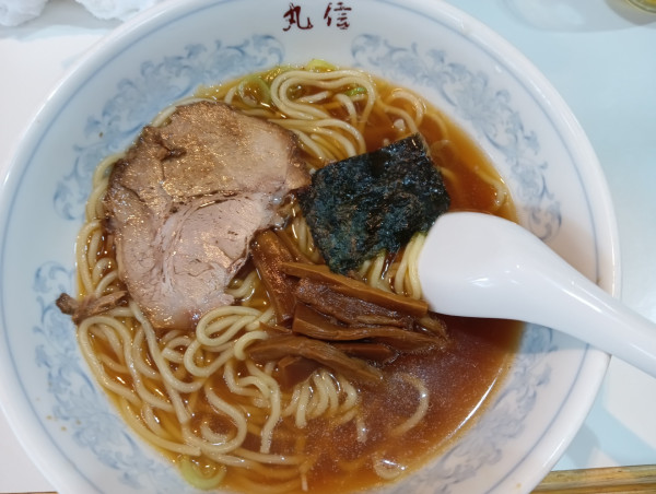 「ラーメン・麵少なめ（￥750）」@中華そば 丸信の写真