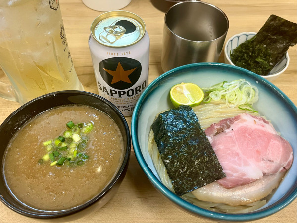 「豚骨地鶏魚介つけ麺+海苔+🍺+🥃」@麺処 有彩の写真