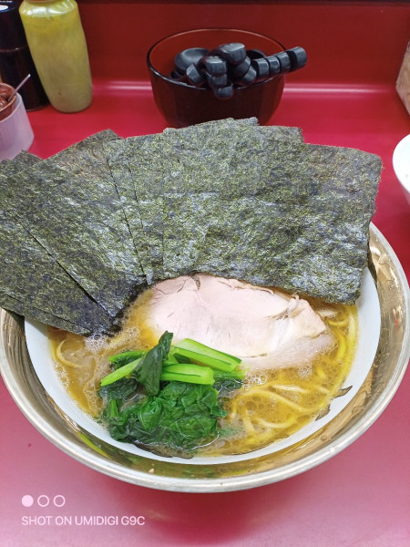 「ラーメン+海苔」@杉田家 千葉祐光店の写真