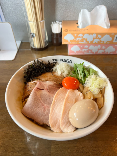 「まぜそば大盛＋全のせ」@ラーメン翼の写真