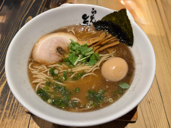 「味玉元味醤油1150円＋マグロづけ丼300円」@らーめん 矢吹の写真