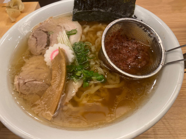 「特上赤酢にぎり鮨7貫＋追い鰹ラーメン」@鮨とラーメン うおがしや 渋谷店の写真