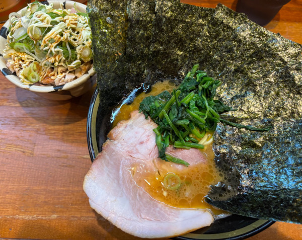 「ラーメン+海苔+釜焼きチャーシュー丼」@末廣家の写真