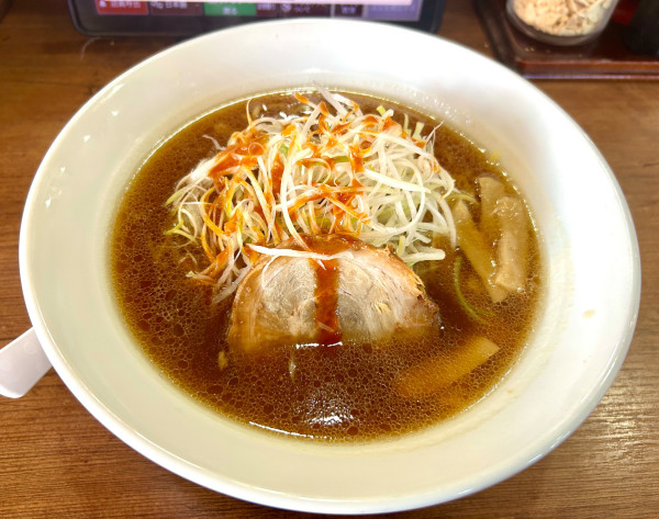 「旭川醤油辛ねぎらーめん(890-130=760¥)」@北海道らぁめん伝丸 6号ひたちなか田彦店の写真