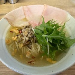 【限定】キノコ香る塩ペペロン1050円