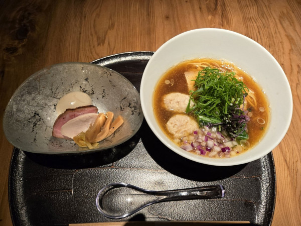 「濃厚鶏醤油らあ麺」@らぁ麺かりよん（仮）の写真