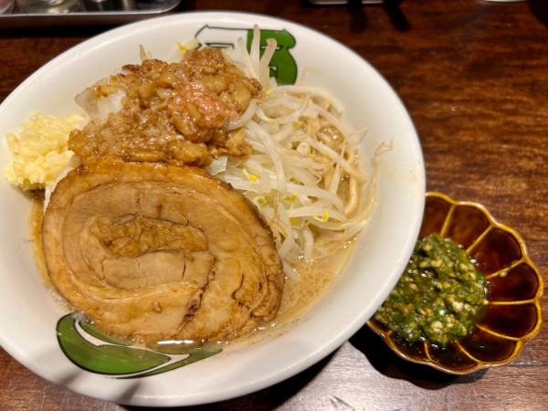 「雷そば(ミニ)＋青唐辛子」@ラーメン 雷 東京本丸店の写真