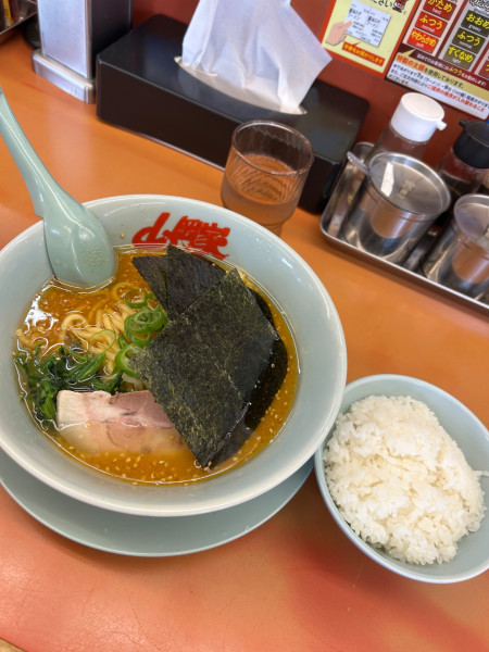 「特製味噌　840円　半ライス　170円」@ラーメン山岡家 さいたま丸ヶ崎店の写真
