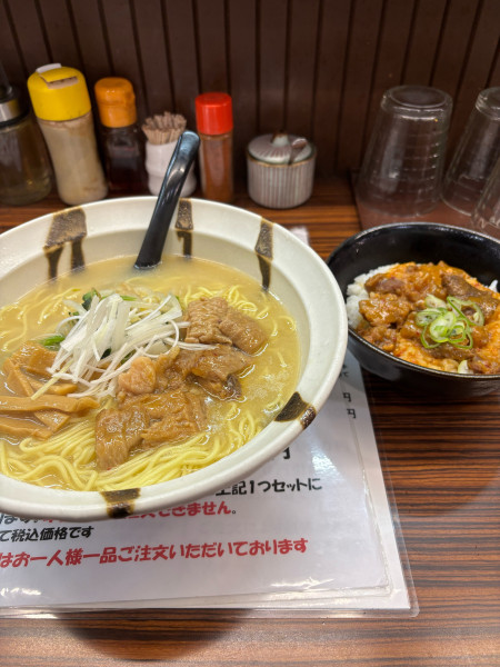 「塩もつそば」@もつの屋の写真