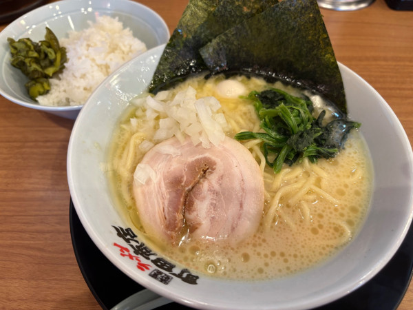 「塩ラーメン850円+ライス150円」@町田商店 川越インター店の写真