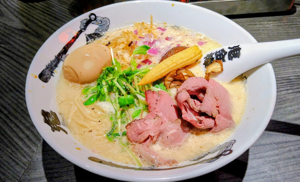 「特製牛骨らー麺」@鬼金棒 Labの写真