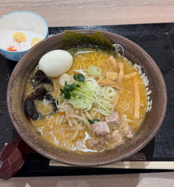 「味噌ら～めん」@札幌麺処 白樺山荘 ららぽーとTOKYO-BAY店の写真