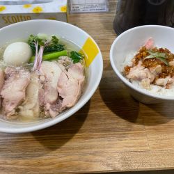 塩生姜らー麺肉玉入り+よだれ鶏ご飯
