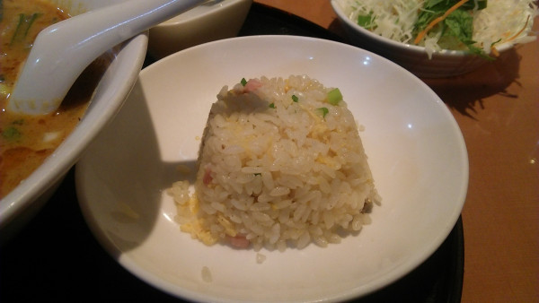 「ミニチャーハン 100円＋四川坦々麺 900円」@中華料理 紅燈記の写真