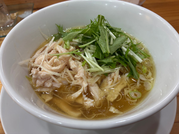 「鶏とネギの塩そば」@中華 みず谷の写真