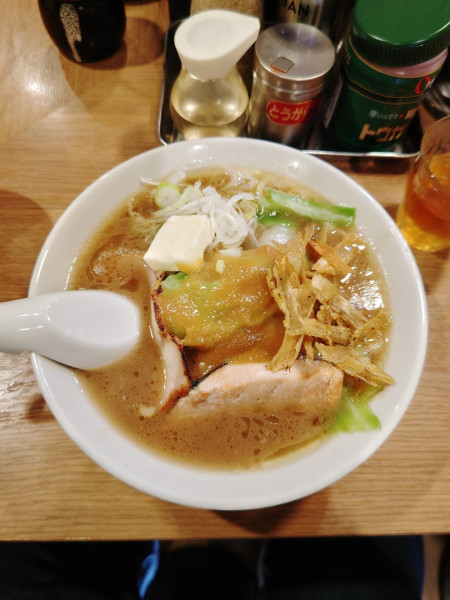 「秋鮭ちゃんちゃんらーめん(1,200円)」@らーめん ぱったぱたの写真