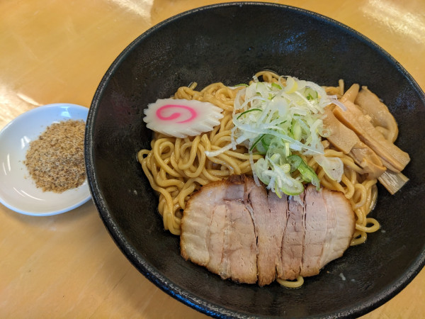 「一平そば（並→クーポン中盛変更）＋削り節粉」@油ソバ専門店 一平ソバの写真