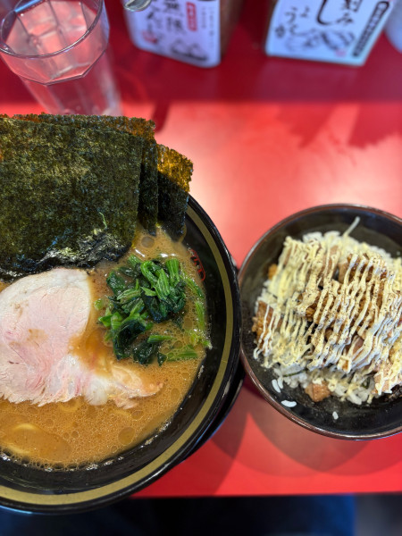 「らーめん　ちゃーしゅーまぶし」@家系ラーメン王道乃印ふく家の写真