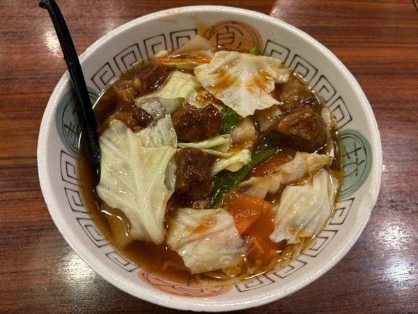 「牛バラあんかけラーメン」@中華料理 上海亭 梅島店の写真