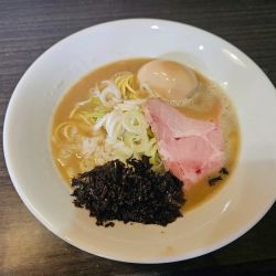 濃厚煮干しラーメン