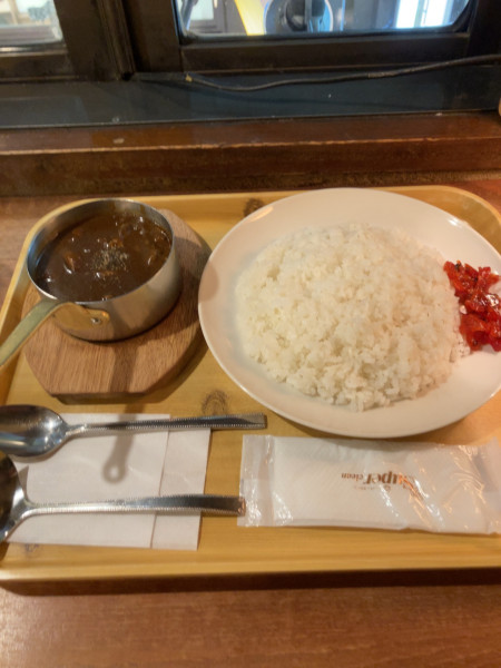 「牛スジ煮込みカレー　1390円」@カレーの店 ガンジーの写真