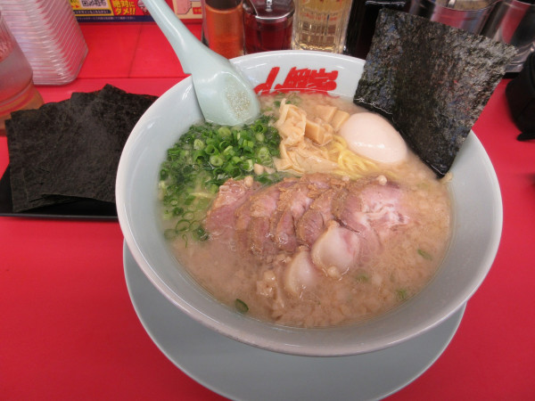 「プレミアム塩ラーメン（９６０円）チャーシュー３７０円クー海苔」@ラーメン山岡家 阿見店の写真