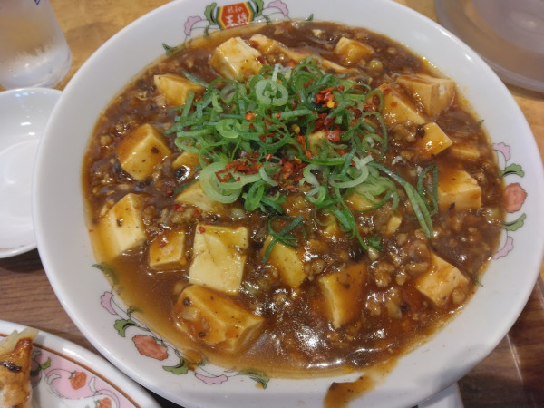 「期間限定、麻婆拉麵858円」@餃子の王将 柏松ヶ崎店の写真