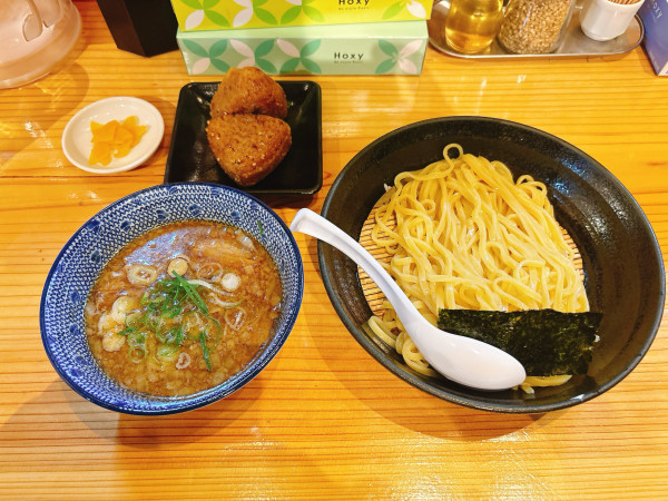 「平麺つけそば＋豚めし」@博多中華そば まるげんの写真
