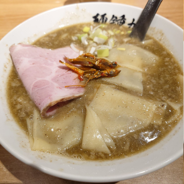 「濃厚鬼煮干」@麺 鍾馗の写真