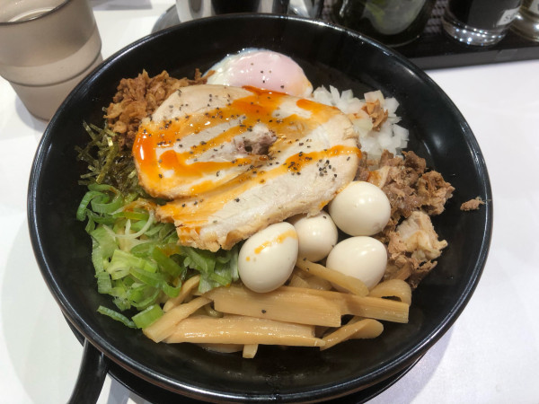「男味油そば並（1,100円）、うずら（150円）」@横浜家系ラーメン 天神家の写真
