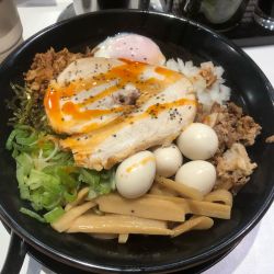 男味油そば並（1,100円）、うずら（150円）