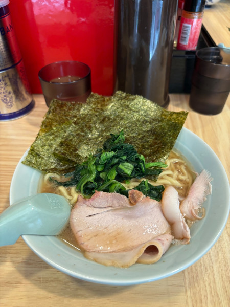 「ラーメン並＋ライス」@家系ラーメン 一楽家の写真